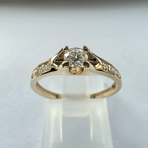 Pierścionek zaręczynowy złoto 585 z diamentami – widok z przodu – ABGOLD Baczyński