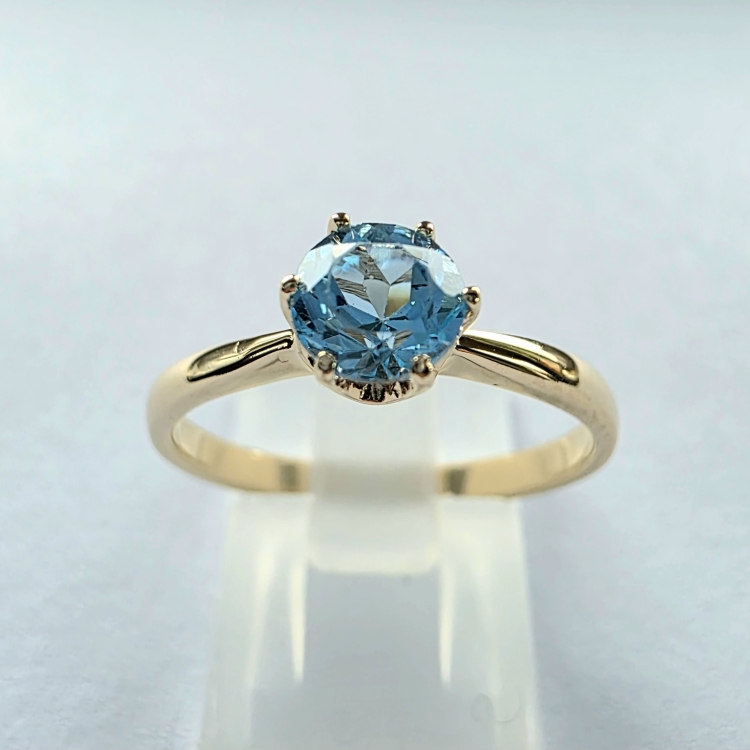 Pierścionek zaręczynowy z topazem próba 585 – widok z przodu – ABGOLD Baczyński