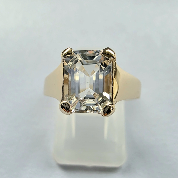 Złoty pierścionek próba 585 z białym topazem – profil pierścionka – ABGOLD Baczyński