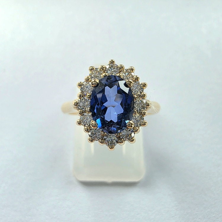 Pierścionek z żółtego złota próba 585 z szafirem i moissanitami – profil pierścionka – ABGOLD Baczyński