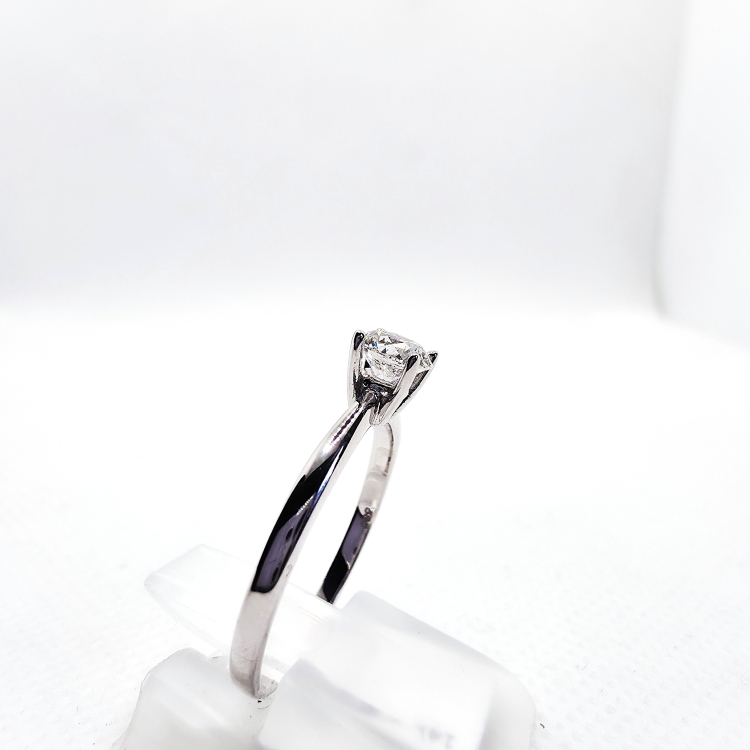 Pierścionek z diamentem naturalnym ok. 0,50 ct – ujęcie boczne (inne) – ABGOLD Baczyński