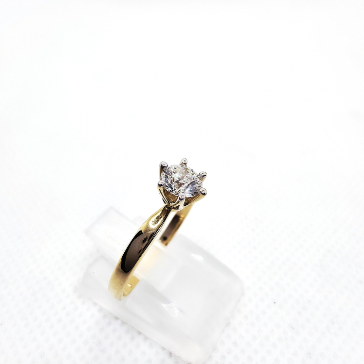 Pierścionek z diamentem naturalnym ok. 0,50 ct – detal oprawy – ABGOLD Baczyński