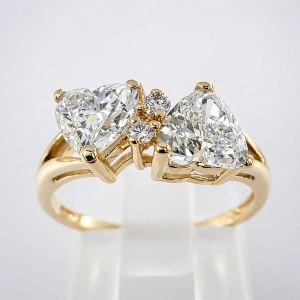 Pierścionek two hearts diamenty złoto 585 – widok frontalny – ABGOLD Baczyński