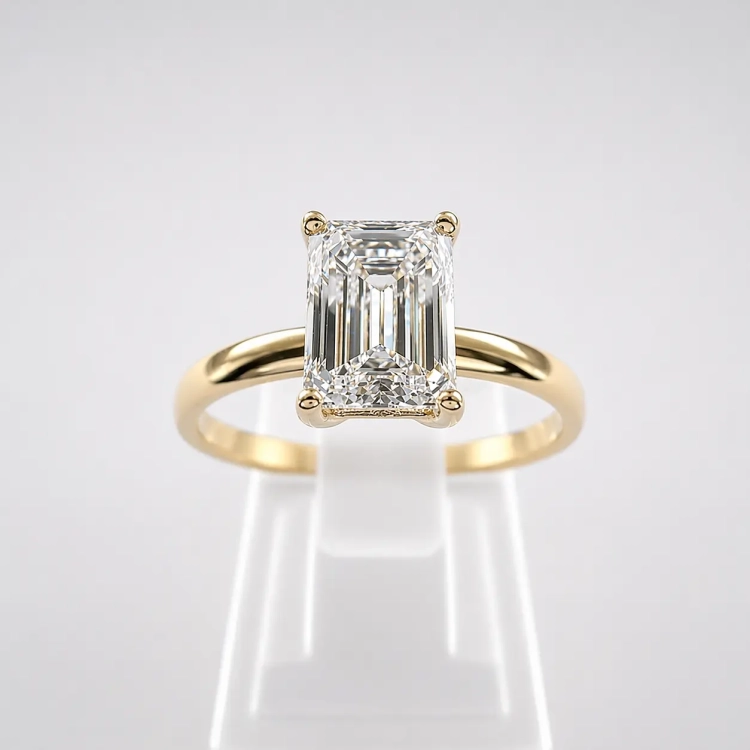 Pierścionek z diamentem 1,0 ct emerald cut – widok frontalny – ABGOLD Baczyński