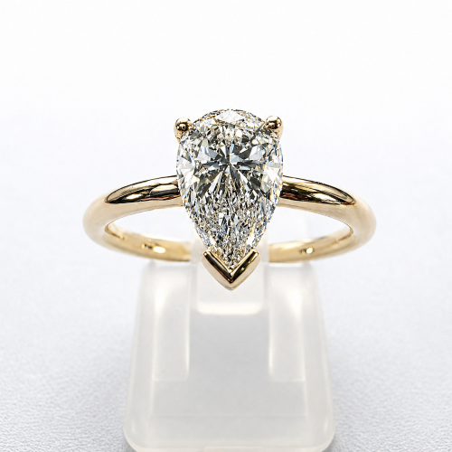 Złoty pierścionek z diamentem gruszka 1,0 ct – złoto próba 585 – widok z przodu – ABGOLD Baczyński