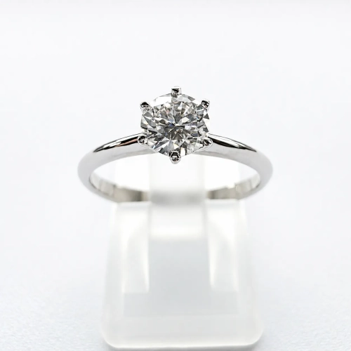 Pierścionek zaręczynowy z diamentem – białe złoto 585 – widok z przodu – ABGOLD Baczyński