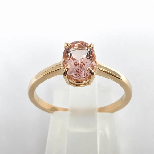 Pierścionek z morganitem szlif owalny złoto 585 – widok frontalny – ABGOLD Baczyński