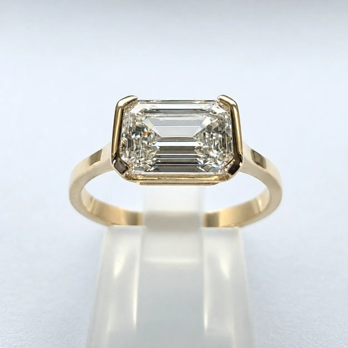 Złoty pierścionek Lab Grown Emerald 1.0ct – widok frontalny – ABGOLD Baczyński