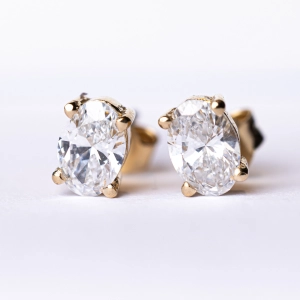 Złote kolczyki z diamentami lab 0,80 ct – widok frontalny – ABGOLD Baczyński