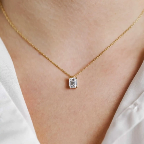 Złoty naszyjnik 585 z moissanitem 2,00 ct – prezentacja na szyi – ABGOLD Baczyński