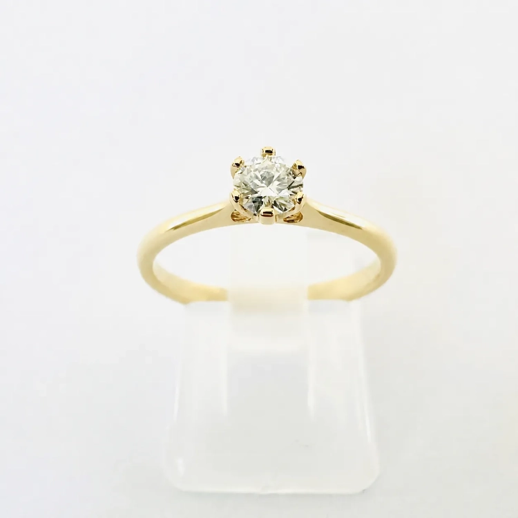 Pierścionek zaręczynowy z żółtego złota próba 585 z moissanitem 0,25 ct – widok z przodu – ABGOLD Baczyński