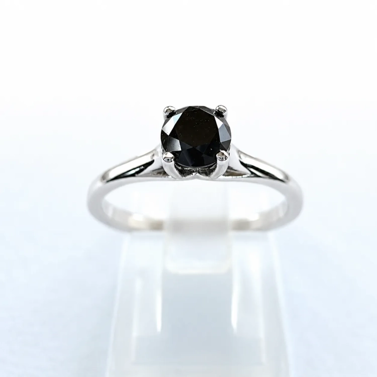 Pierścionek zaręczynowy z czarnym diamentem – widok z przodu – ABGOLD Baczyński