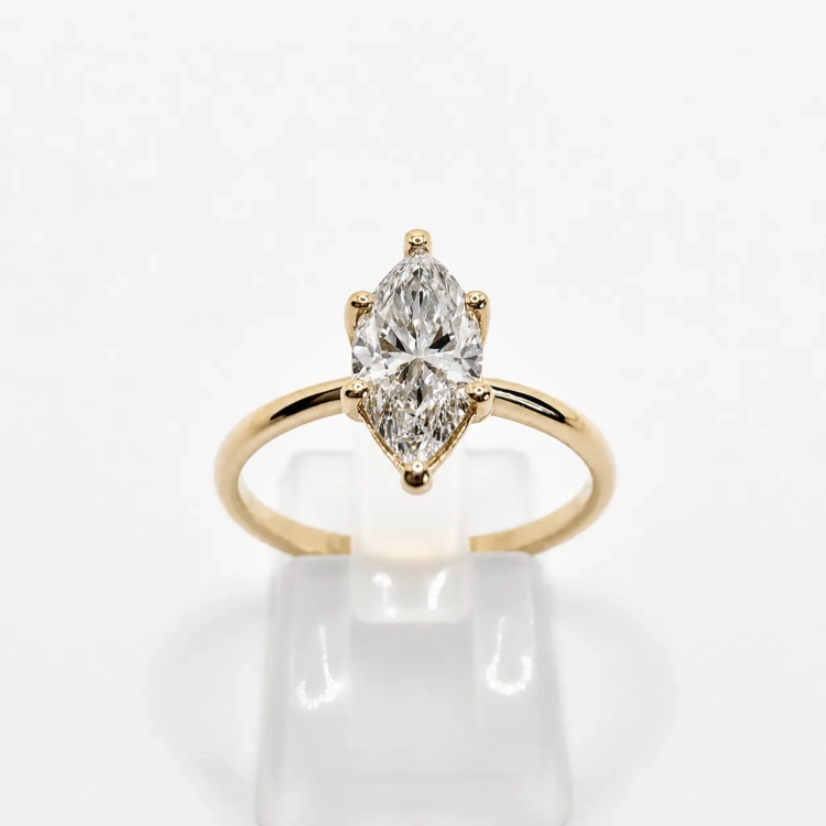 Pierścionek z diementem Marquise Lab-Grow 1,0 ct złoto 585 (14K) – widok frontalny – ABGOLD Baczyński