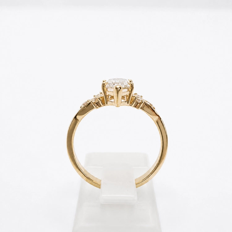 Pierścionek z diamentem hexagonal – widok frontalny – ABGOLD