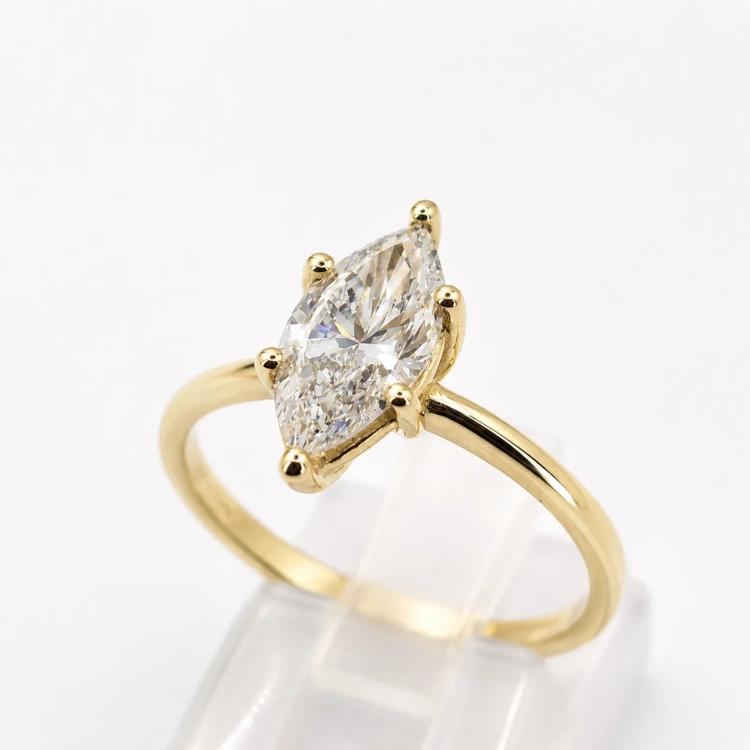 Pierścionek z diementem Marquise Lab-Grow 1,0 ct złoto 585 (14K) – ujęcie pod kątem – ABGOLD Baczyński