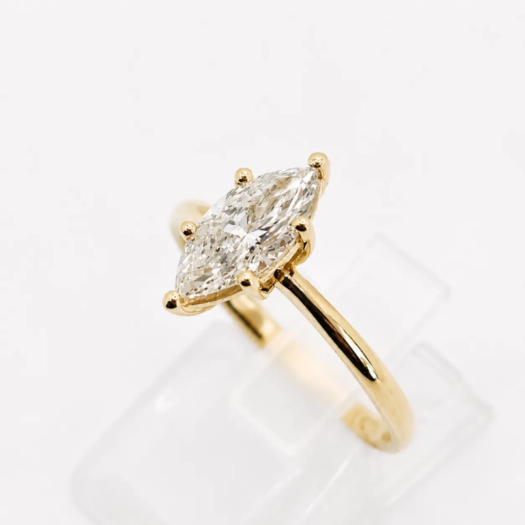 Pierścionek z diementem Marquise Lab-Grow 1,0 ct złoto 585 (14K) – profil korony – ABGOLD Baczyński