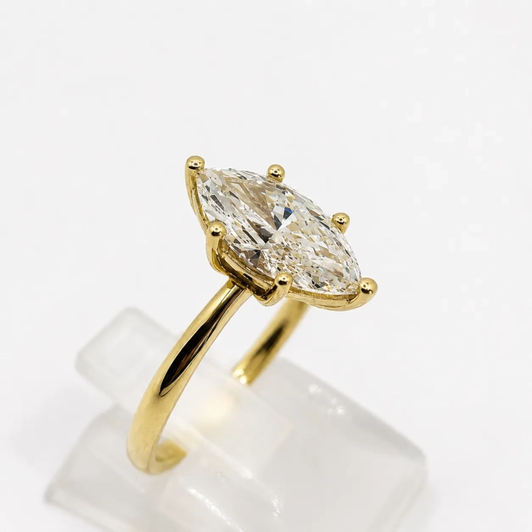 Pierścionek z diementem Marquise Lab-Grow ok. 1,5 ct złoto 585 (14K) – widok od boku – ABGOLD Baczyński