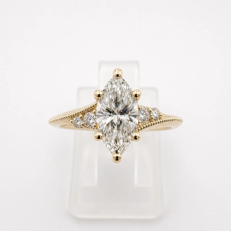Pierścionek moissanit Marquise 1,0 ct – widok z góry – ABGOLD Baczyński