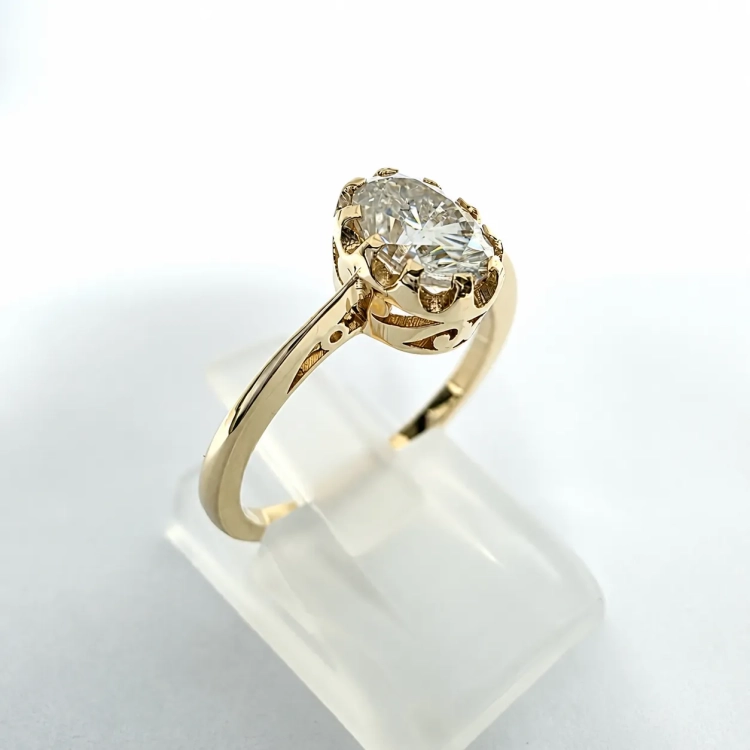 Złoty pierścionek z diamentem 0,71 ct VS/E owal – perspektywa – ABGOLD Baczyński