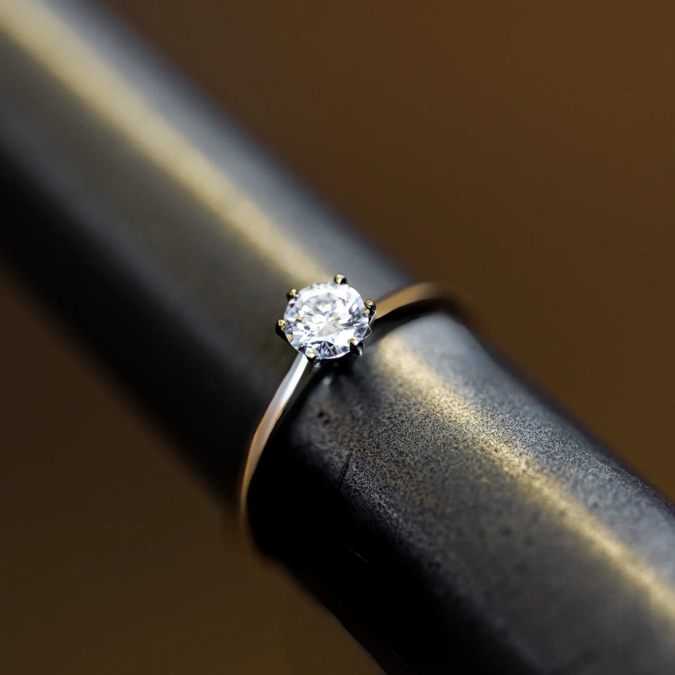 Pierścionek zaręczynowy z diamentem 0,50ct Lab Grown – złoto próba 585 – na ryglu jubilerskim – ABGOLD Baczyński