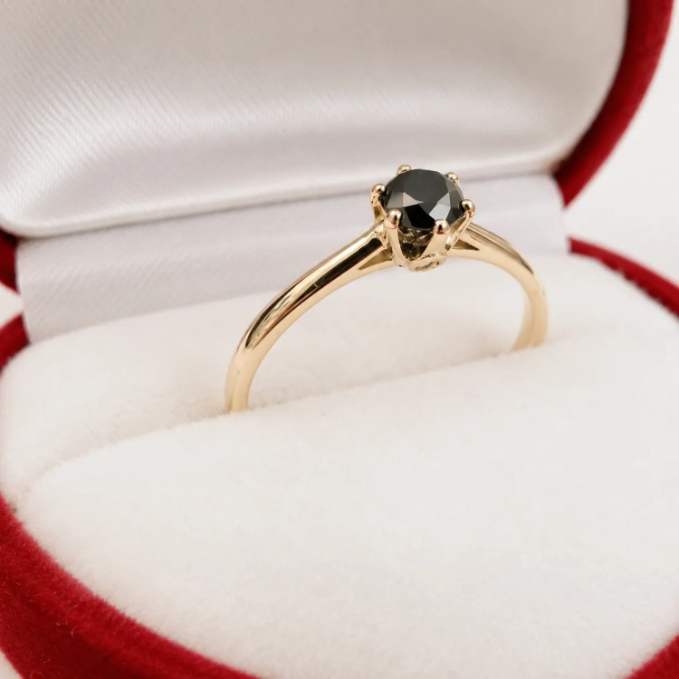 Pierścionek zaręczynowy z diamentami – ujęcie frontalne – ABGOLD Baczyński