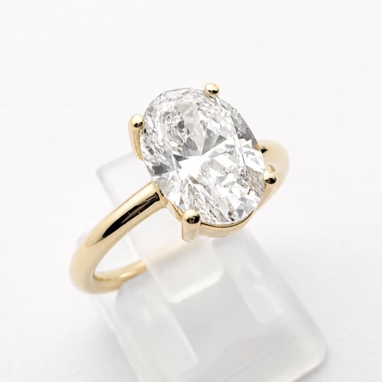 Złoty pierścionek z diamentem owalnym 3,0 ct – ujęcie produktowe – złoto 585 – ABGOLD Baczyński