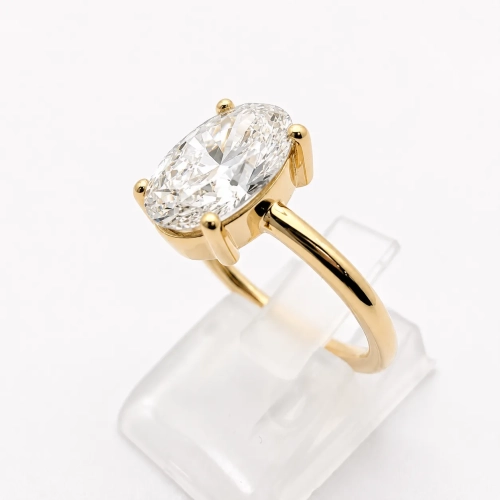 Złoty pierścionek z diamentem owalnym 3,0 ct – widok boczny – złoto 585 – ABGOLD Baczyński