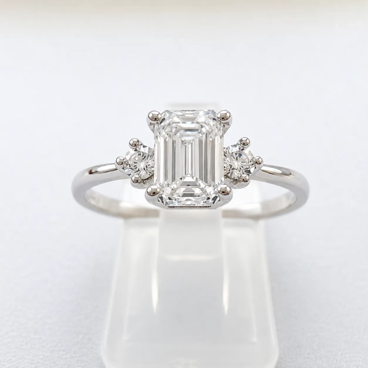 Złoty pierścionek próba 585 z diamentem emerald ok. 0,76 ct – profil pierścionka – ABGOLD Baczyński