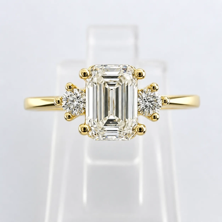 Złoty pierścionek próba 585 z diamentem emerald ok. 0,76 ct – profil pierścionka – ABGOLD Baczyński