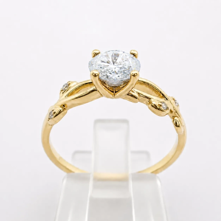 Pierścionek vintage z moissanitem – detal oprawy – ABGOLD Baczyński