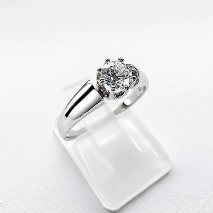 Pierścionek zaręczynowy z dużym diamentem – Widok z góry – ABGOLD Baczyński
