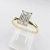 Pierścionek z diamentem 1,0 ct emerald cut – ujęcie pod kątem – ABGOLD Baczyński