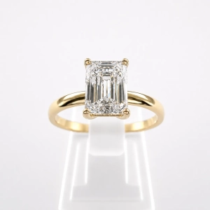 Pierścionek z diamentem 1,0 ct emerald cut – widok frontalny – ABGOLD Baczyński