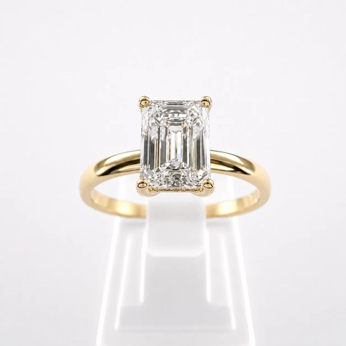Pierścionek z diamentem 1,0 ct emerald cut – widok frontalny – ABGOLD Baczyński