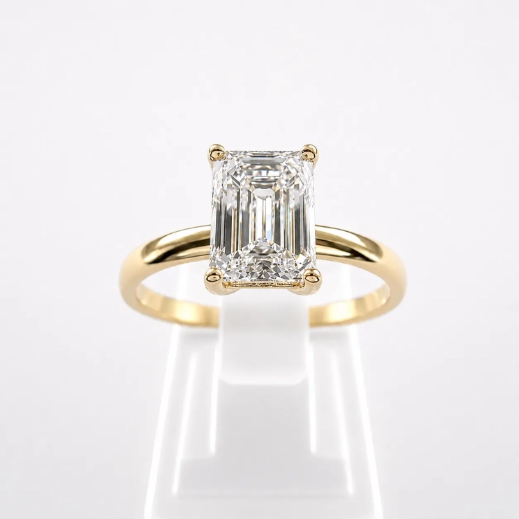 Pierścionek z diamentem 1,0 ct emerald cut – widok frontalny – ABGOLD Baczyński