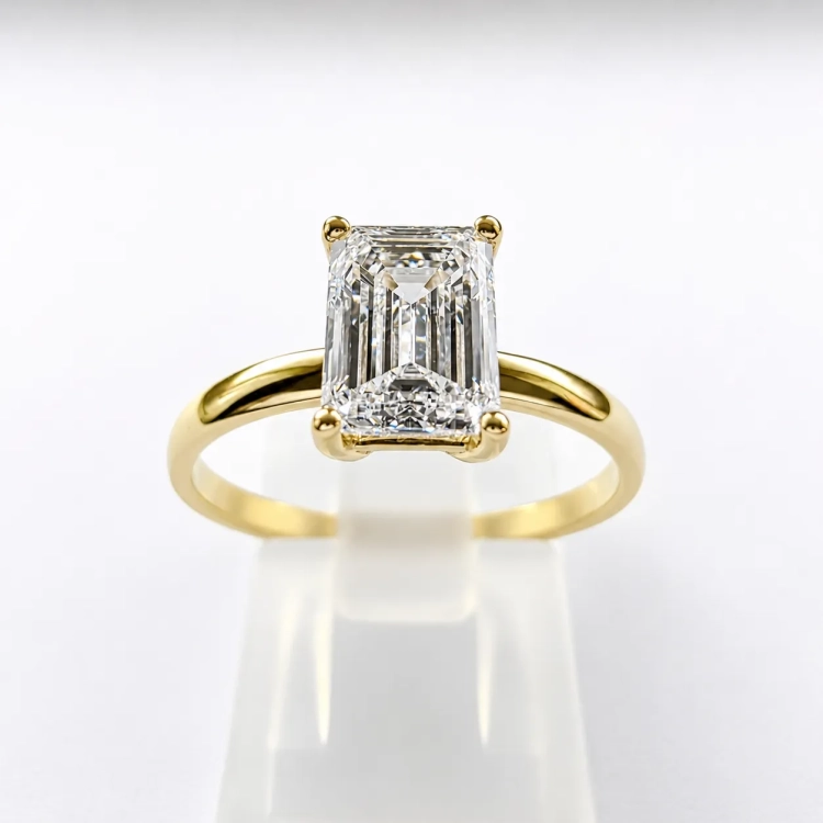 Pierścionek z diamentem 1,0 ct emerald cut – widok z góry – ABGOLD Baczyński