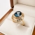 Pierścionek Vintage z topazem London Blue 3,0 ct złoto 585 – zbliżenie kamienia – ABGOLD Baczyński