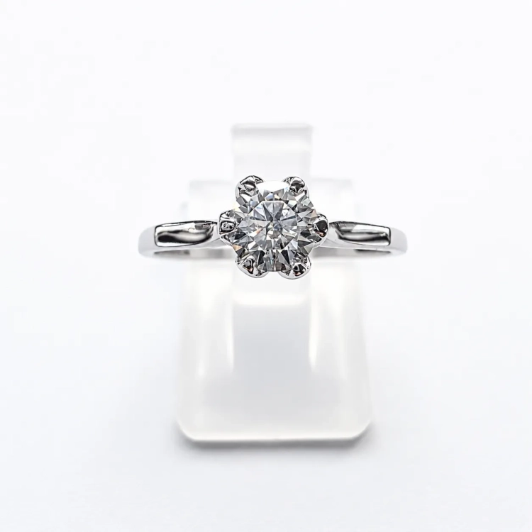 Pierscionek-zareczynowy-z-bialego-zlota-proba-585-z-diament naturalny-0,50-ct--widok-z-gory--ABGOLD-Baczynski