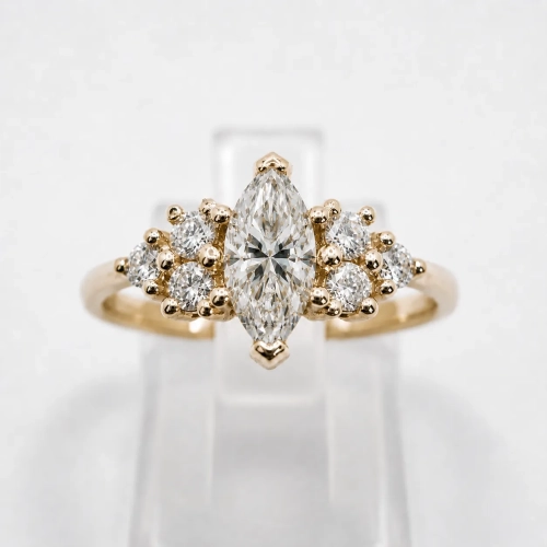 Złoty pierścionek 585 z diamentem Marquise 8x4 mm – ABGOLD