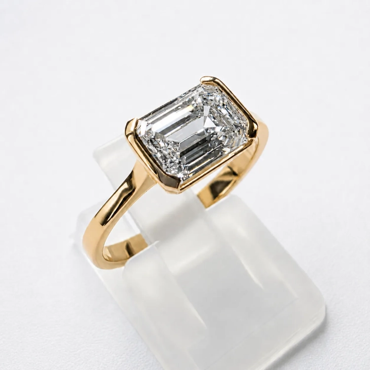 Złoty pierścionek Lab Grown Emerald 1.0ct – detal oprawy – ABGOLD Baczyński