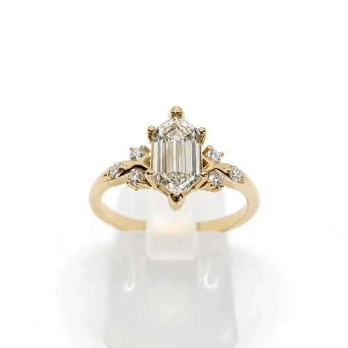 Pierścionek z diamentem hexagonal 1,0 ct złoto 585 – ABGOLD Baczyński
