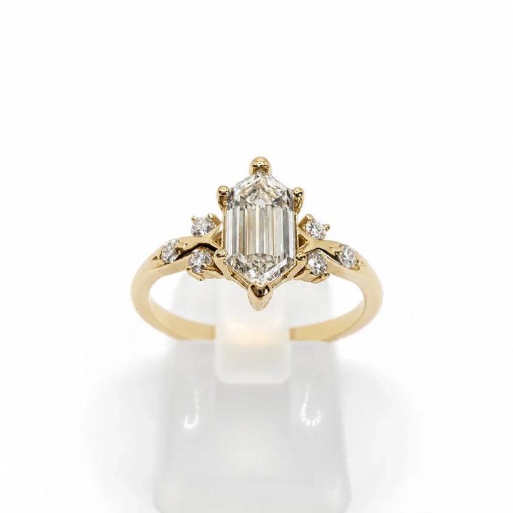 Pierścionek z diamentem hexagonal 1,0 ct złoto 585 – ABGOLD Baczyński