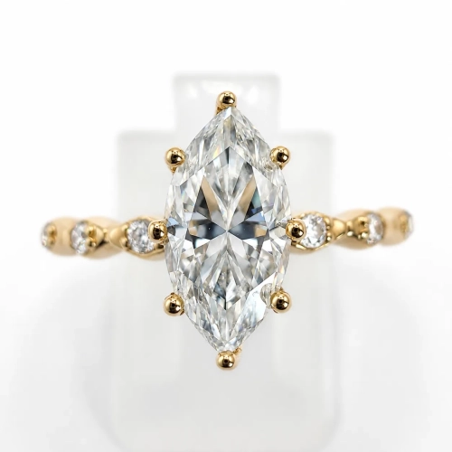 Pierścionek z diamentem Lab-Grown Marquise 1,00 ct w żółtym złocie 585 – detal oprawy – ABGOLD Baczyński