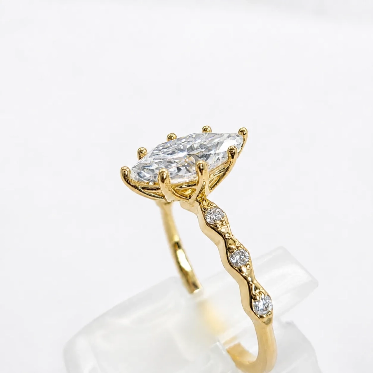 Pierścionek z naturalnym diamentem Marquise w żółtym złocie 585 – profil pierścionka – ABGOLD Baczyński