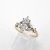 Pierścionek z diamentem naturalnym Marquise 1,00 ct w żółtym złocie 585 – ujęcie pod kątem – ABGOLD Baczyński