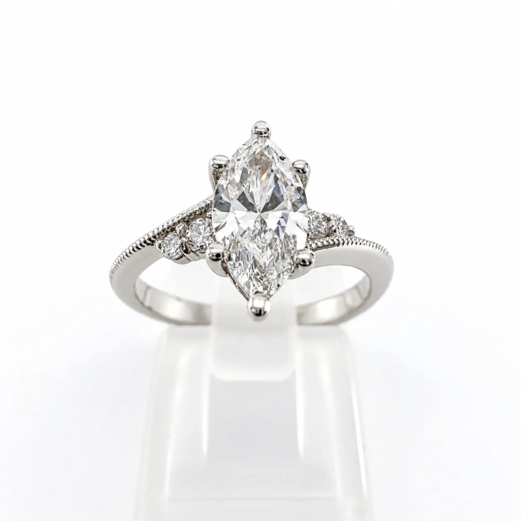 Pierścionek z moissanitem Marquise 1,00 ct VVS1 – widok frontalny – ABGOLD Baczyński