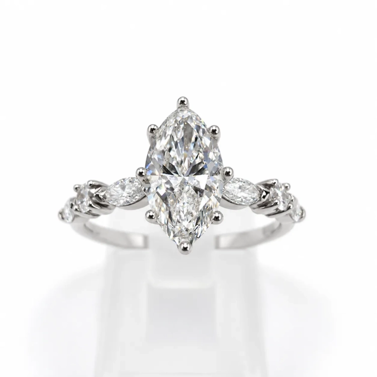 Pierścionek z moissanitem Marquise VVS1/D – widok frontalny – ABGOLD Baczyński