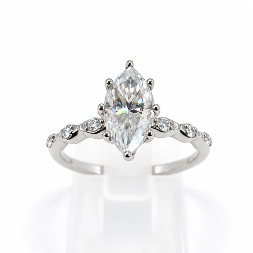 Pierścionek z moissanitem Marquise 1,00 ct VVS1/D – widok frontalny – ABGOLD Baczyński