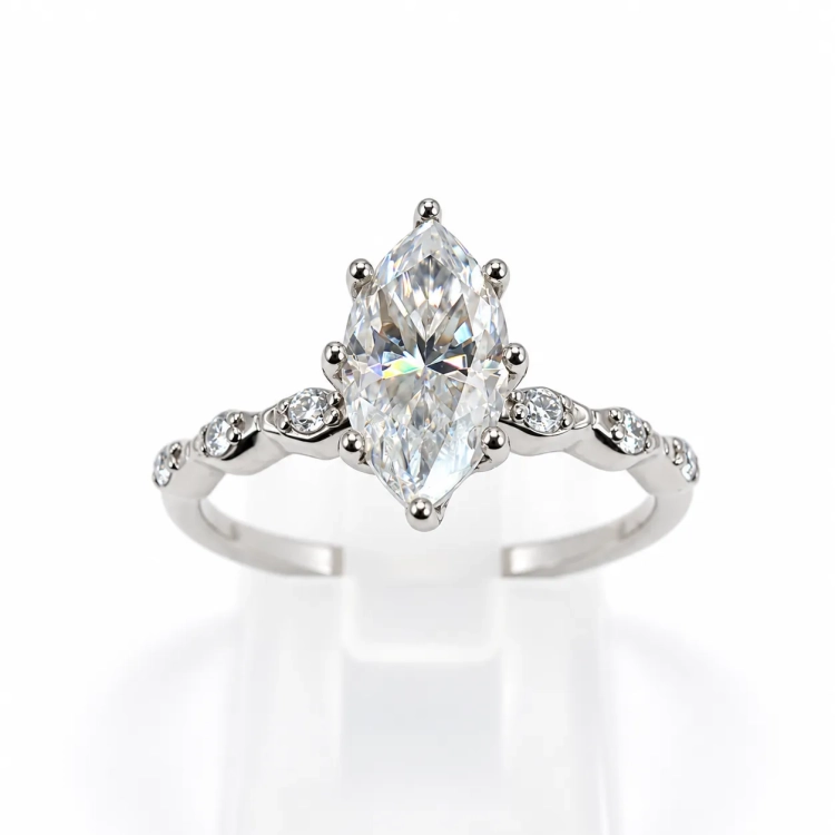 Pierścionek z moissanitem Marquise 1,00 ct VVS1/D – widok frontalny – ABGOLD Baczyński