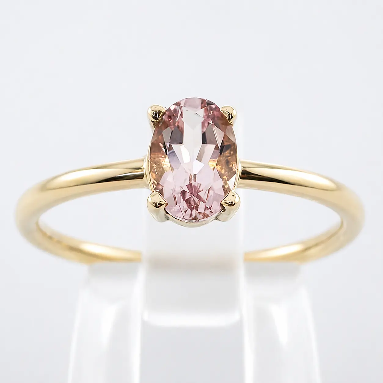 Pierścionek z owalnym morganitem złoto 585 